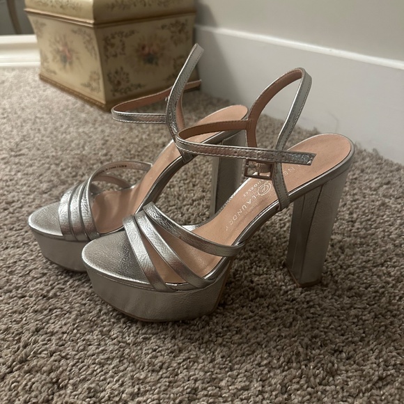 Silver Chinese Laundry Amella Platform Heels - Picture 2 of 5